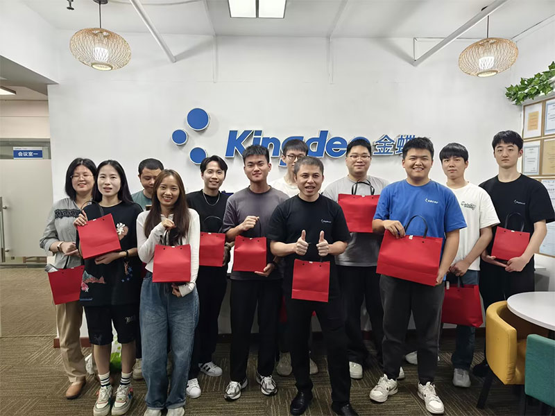 春風拂面，萬物復蘇；卓石第一季度員工生日會